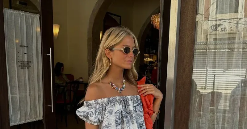 Vestidos fluidos de Zara que combinan comodidad y estilo para el verano
