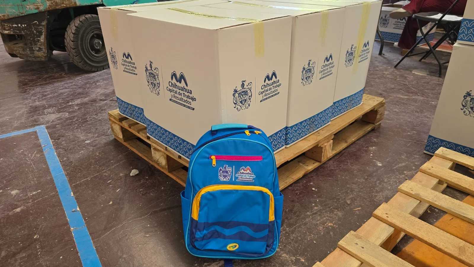 Avanza la entrega de mochilas escolares gratuitas para estudiantes en Chihuahua