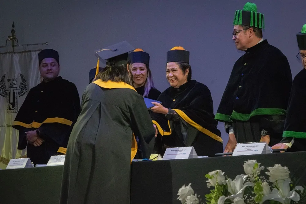 Reconocen a nueva generación de enfermeros de UNITEC Querétaro en ceremonia oficial